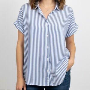 Beachlunchlounge Blue and White Striped Women's button down shirt size M